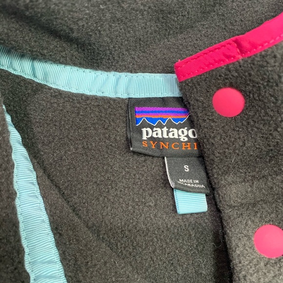 Patagonia Black & Pink Synchilla Snap T Pullover - Picture 3 of 4
